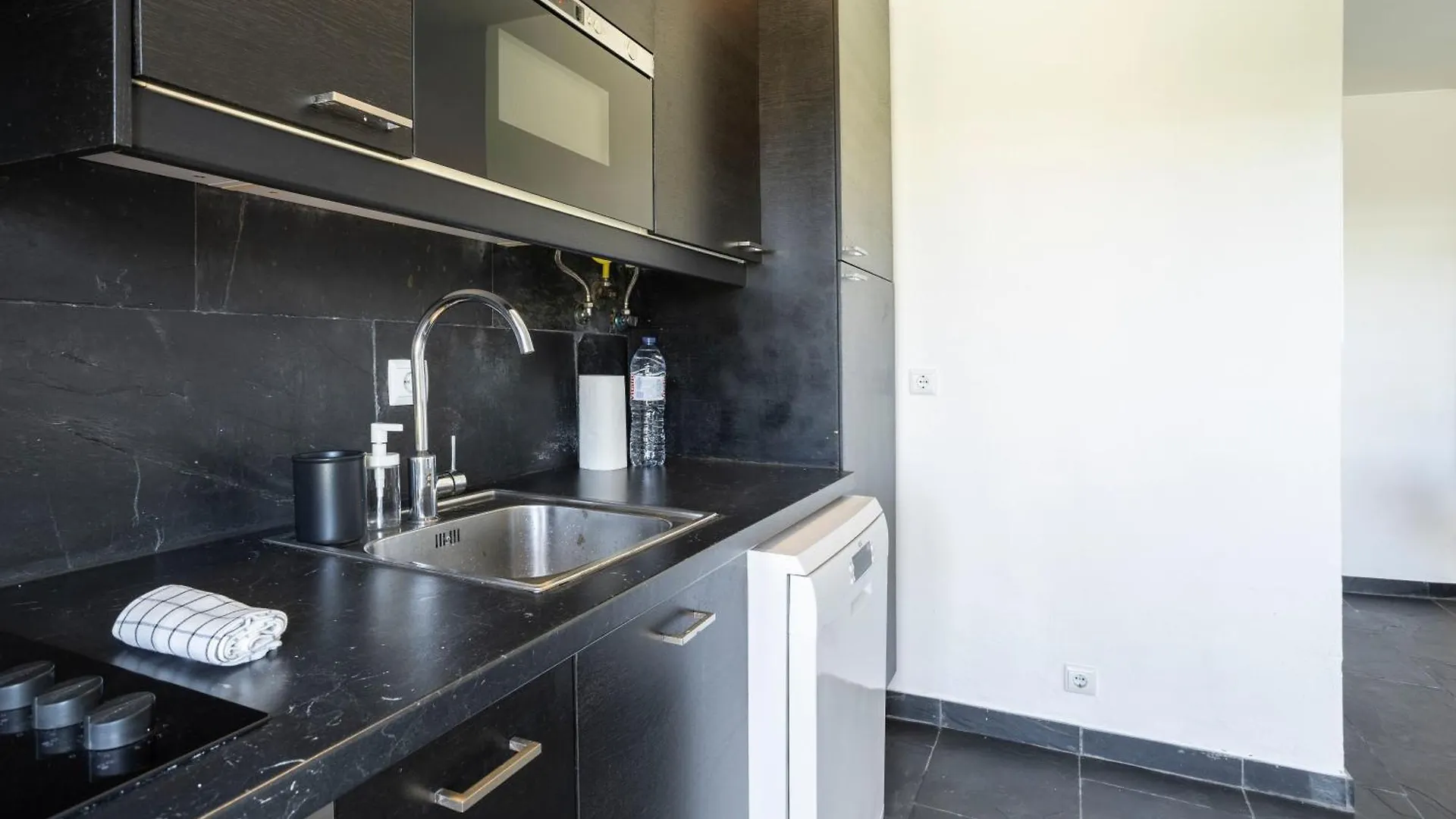 Centralgarve - Excellent & Peaceful Villa In The Center Of Vilamoura